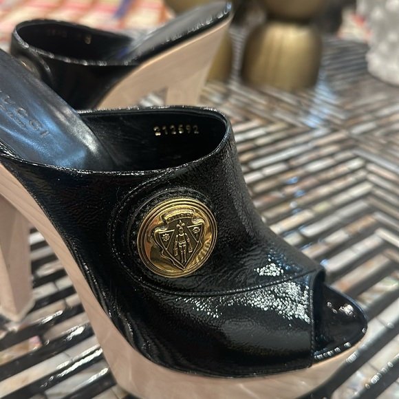Gucci Black Patent Leather Hysteria Platform Clogs - Picture 4 of 11